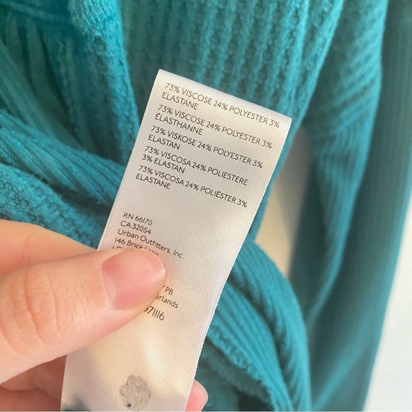 Free People Leo Henley top Relaxed Buttoned Top - Picture 8 of 9